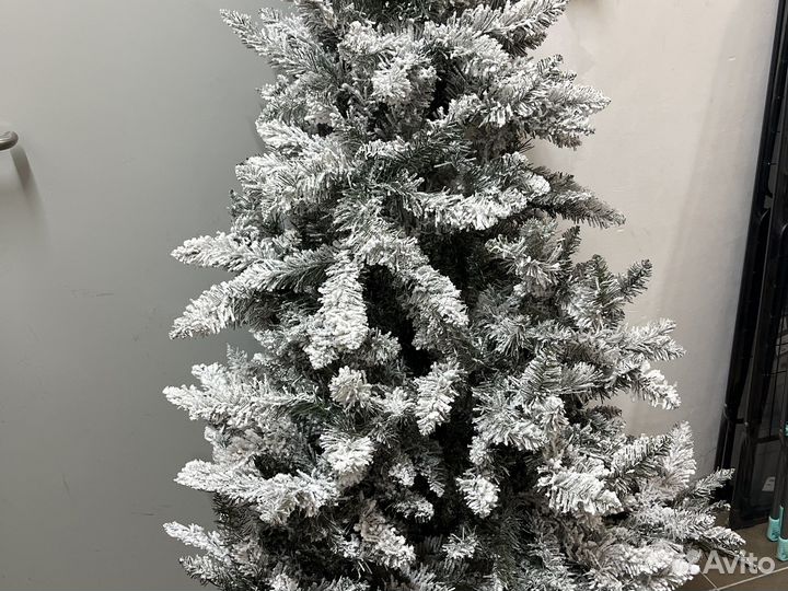 Елка искусственная заснеженная