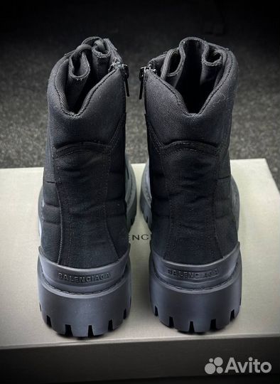 Ботинки Balenciaga strike boots