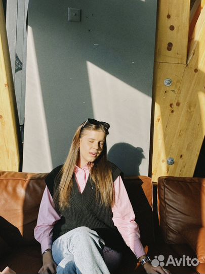 Официант,бармен,хостес,ранер,администратор