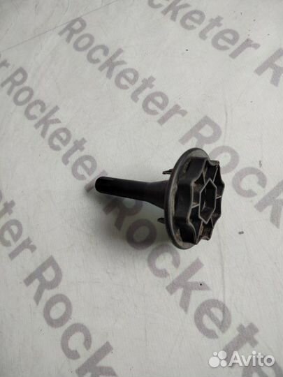 Болт крепления запасного колеса Renault Logan 2