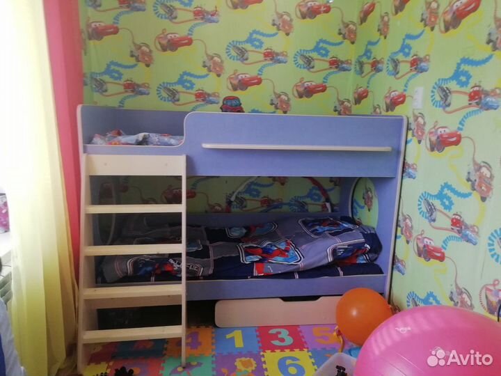Детская двухъярусная кровать