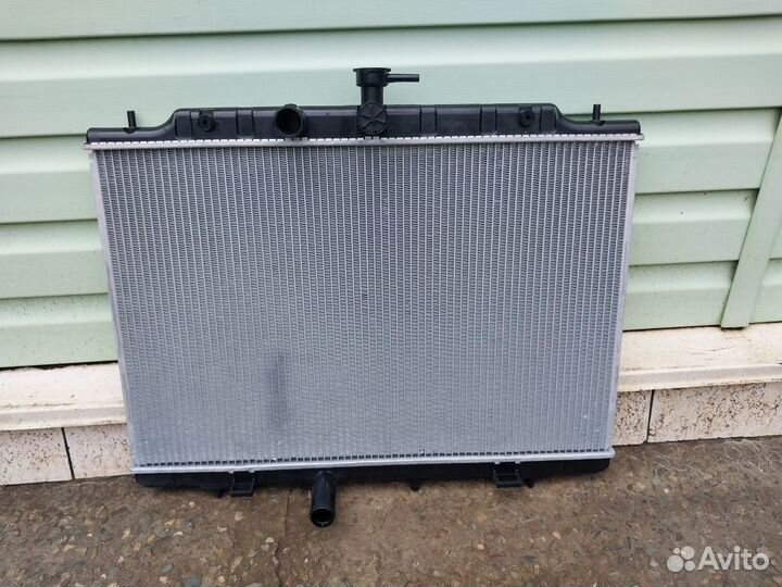 Радиатор Nissan X-Trail T31 07-14 / Serena C26