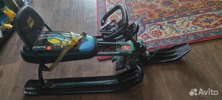 Детский снегокат со спинкой