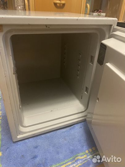 Сейф для денег и документов