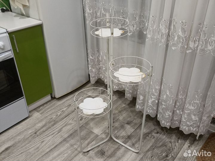 Подставка для цветов напольная металлическая