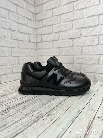 Кроссовки кожаные New Balance 574 чёрные глянцевые