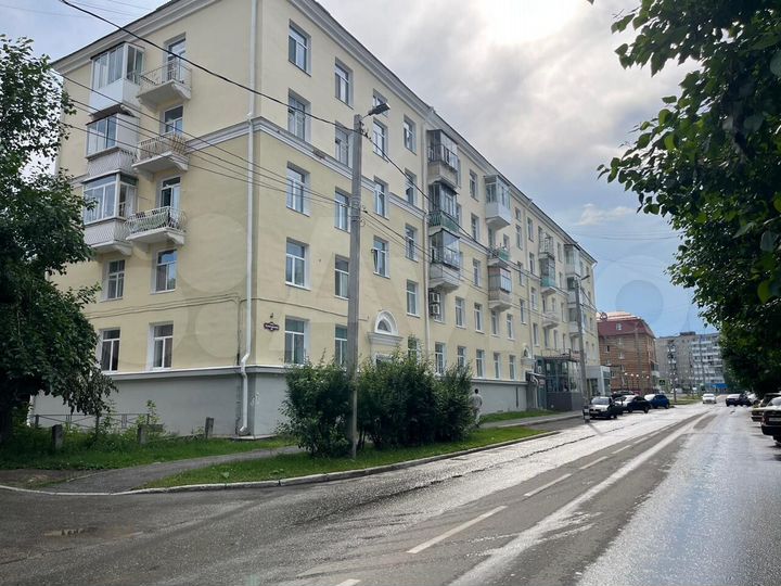 3-к. квартира, 88,1 м², 2/5 эт.