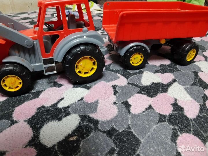 Большой Трактор с прицепом