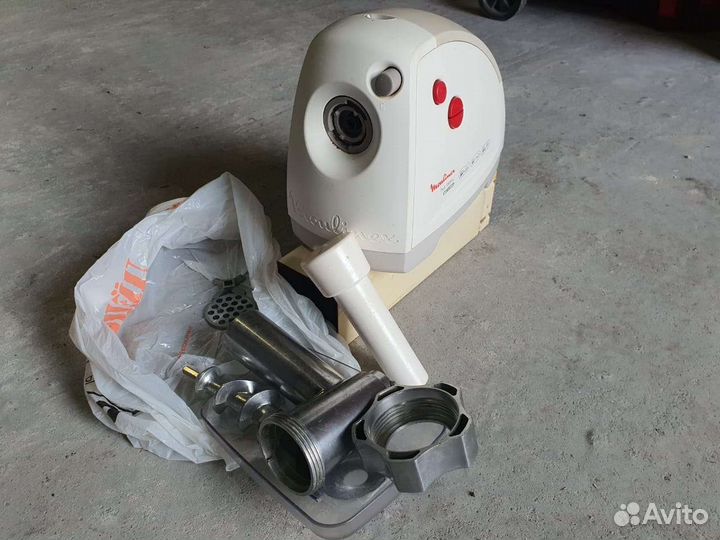 Мясорубка Мoulinex электрическая