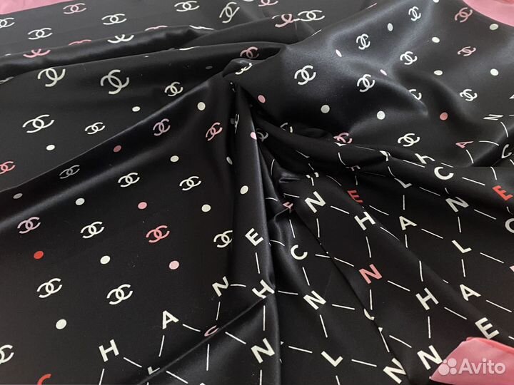 Платок шелковый в конверте с пакетом Chanel