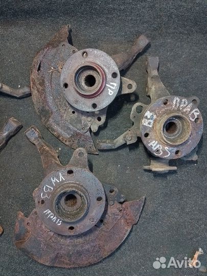 Поворотный кулак правый левый Volkswagen Passat B3