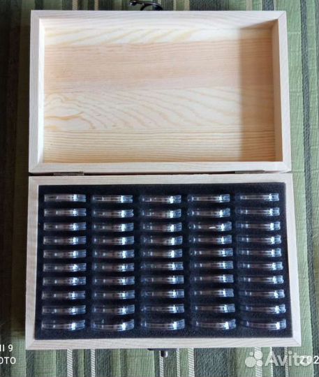 Коробка, бокс из дерева для хранения монет