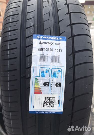 Triangle Sports TH201 255/40 R20 101Y