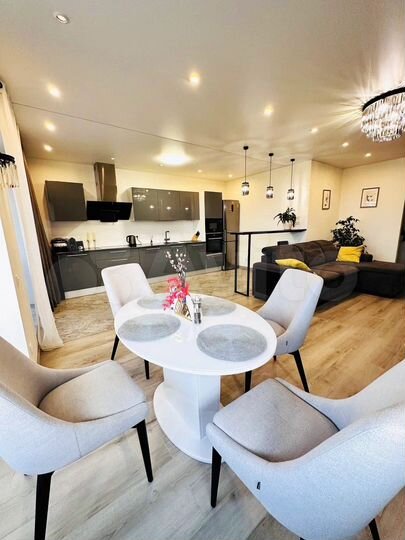 3-к. квартира, 82 м², 10/10 эт.