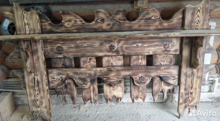 Вешалка настенная деревянная