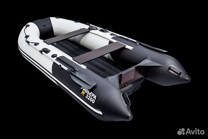 Надувная лодка Ривьера-3200 с мотором