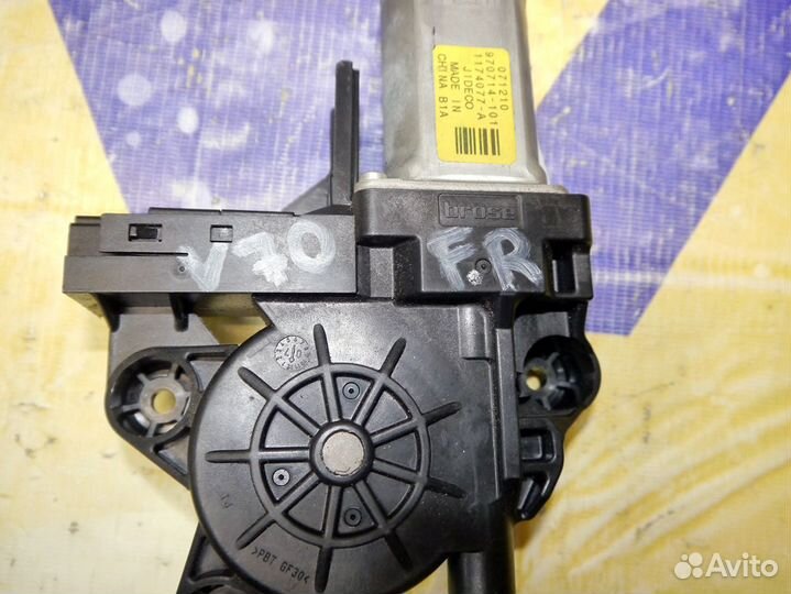 Моторчик стеклоподьемника передний правый Вольво S