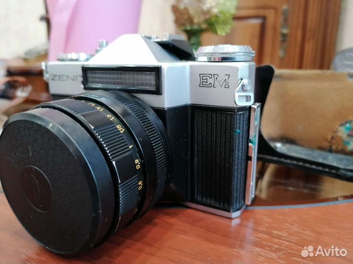Советский плёночный фотоаппарат Зенит ем