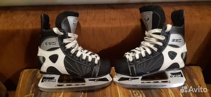 CCM 52 коньки хоккейные детские 33 размер