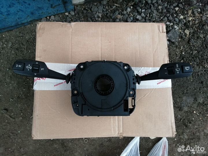 Подрулевой переключатель BMW 3er e90 X1 e84