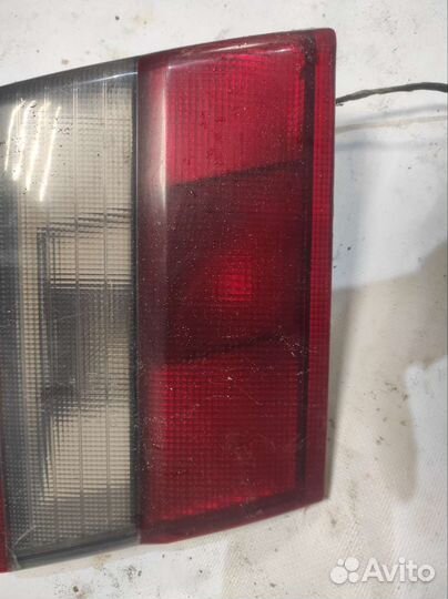 Фонарь задний левый внутренний toyota corona T190