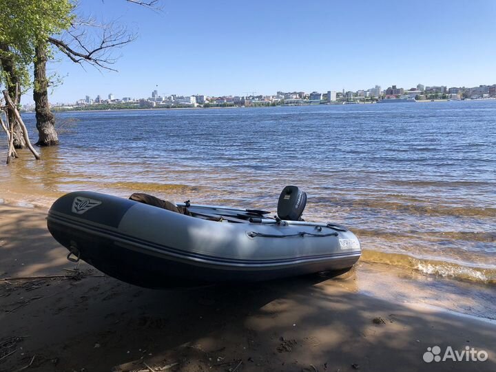 Лодка Флагман 320 с мотором yamaha 5