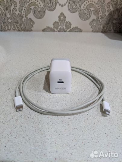Anker PowerPort 20 Вт, провод Apple lightning