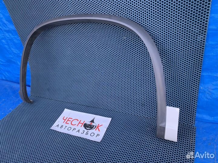 Накладка крыла R - line Tiguan с 2011г