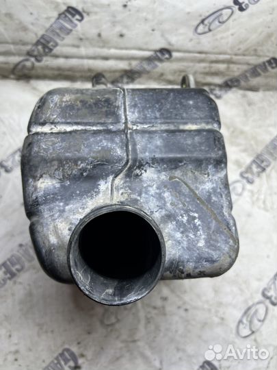 Резонатор воздушного фильтра Nissan Avenir