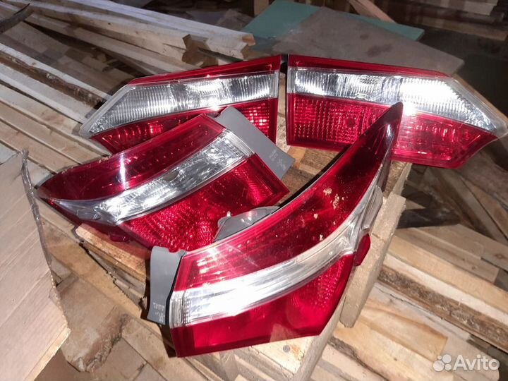 Задние фонари Corolla 180 оригинал