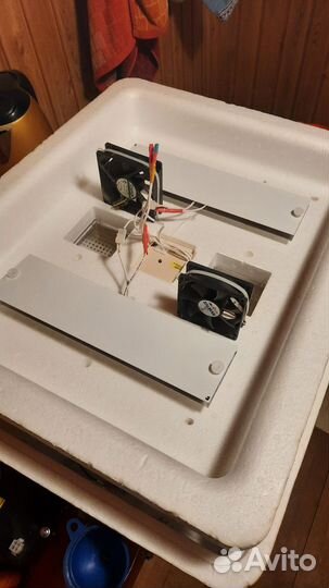 Инкубатор для яиц автоматический