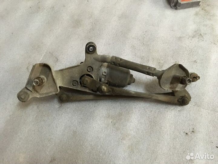 Трапеция стеклоочистителей с моторчиком