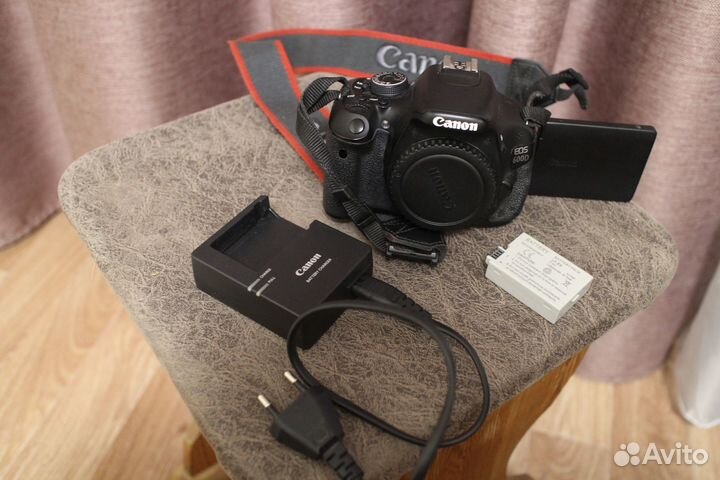 Cаnon еos 600D Зеркальный фотоаппарат