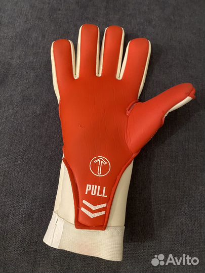 Вратарские перчатки Bravry