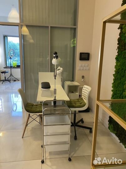 Аренда рабочего места мастера маникюра