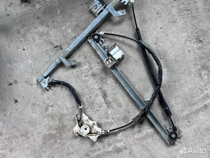 Стеклоподъемник передний левый Mercedes W463