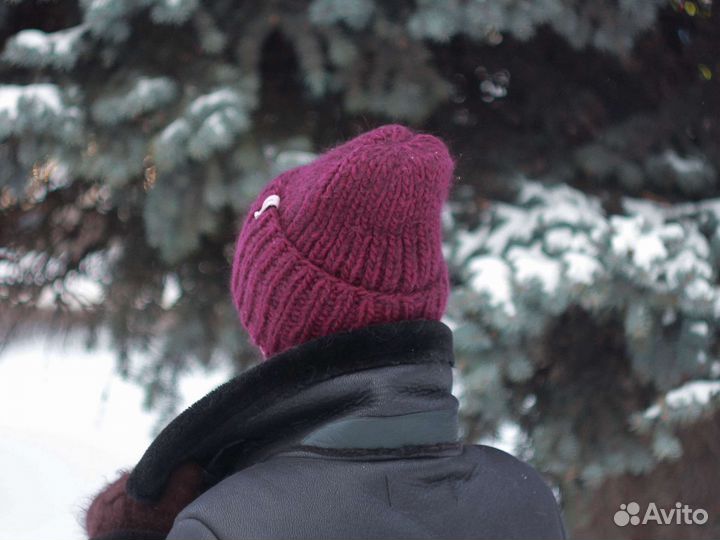 Женская зимняя шапка из нежной шерсти