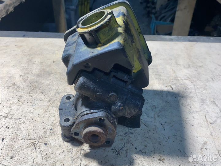 Mercedes W211 M648 насос гидроусилителя