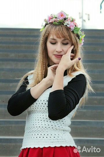 Украшения на голову из искусственных цветов и ягод