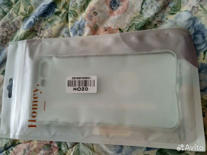 Чехол на айфон 7 plus новый в упаковке