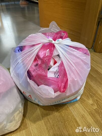 Пеленки, подгузники, медикоменты, шприцы