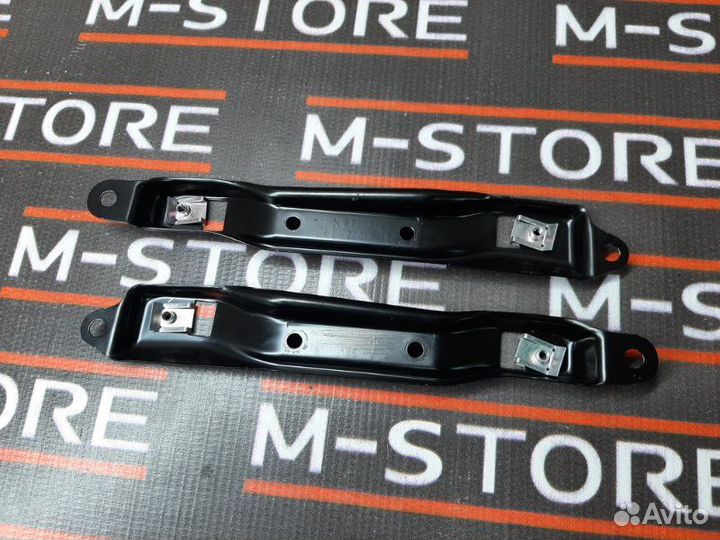 Кронштейн потолочной ручки передний Audi A8 4E/D3