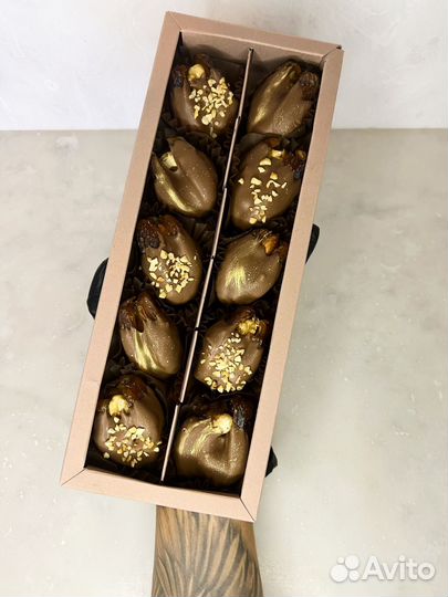 Финики в шоколаде