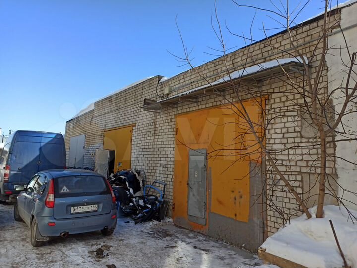 Гараж, > 30 м²