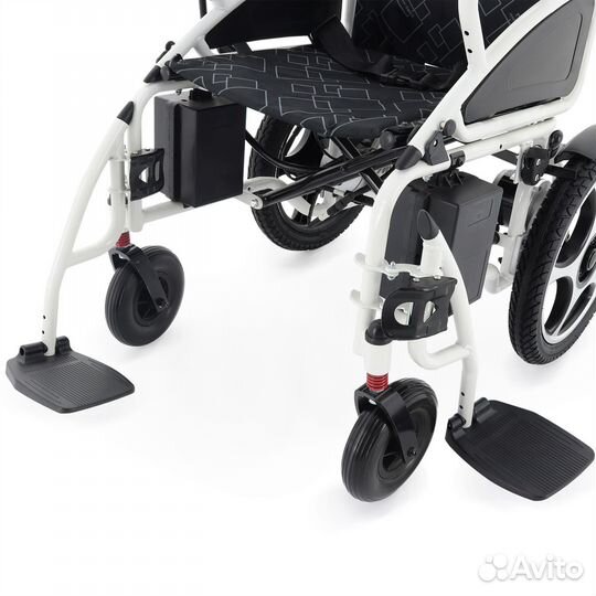Кресло-коляска с электроприводом TH-801