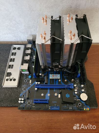 Материнская плата с процессором
