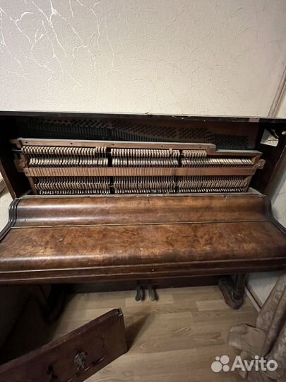 Антикварное пианино Mozart
