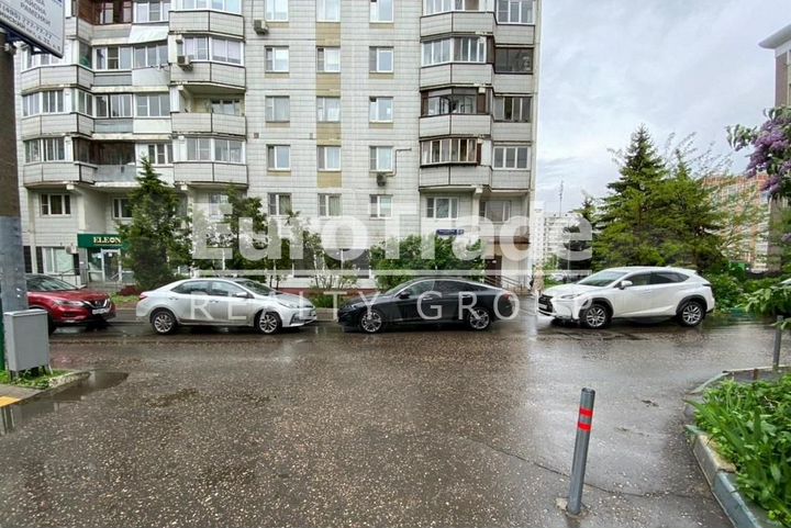 Сдам торговое помещение, 180 м²