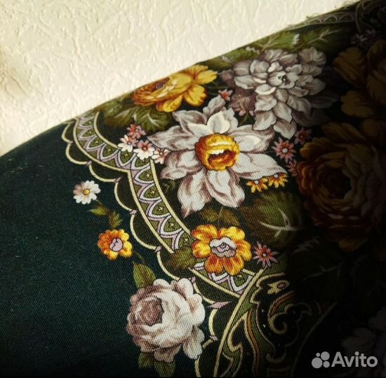 Павлопосадский шерстяной платок