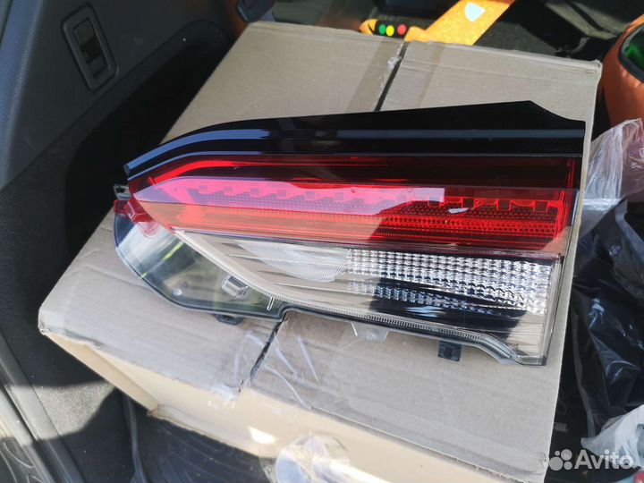Фонарь задний правый rav4 50